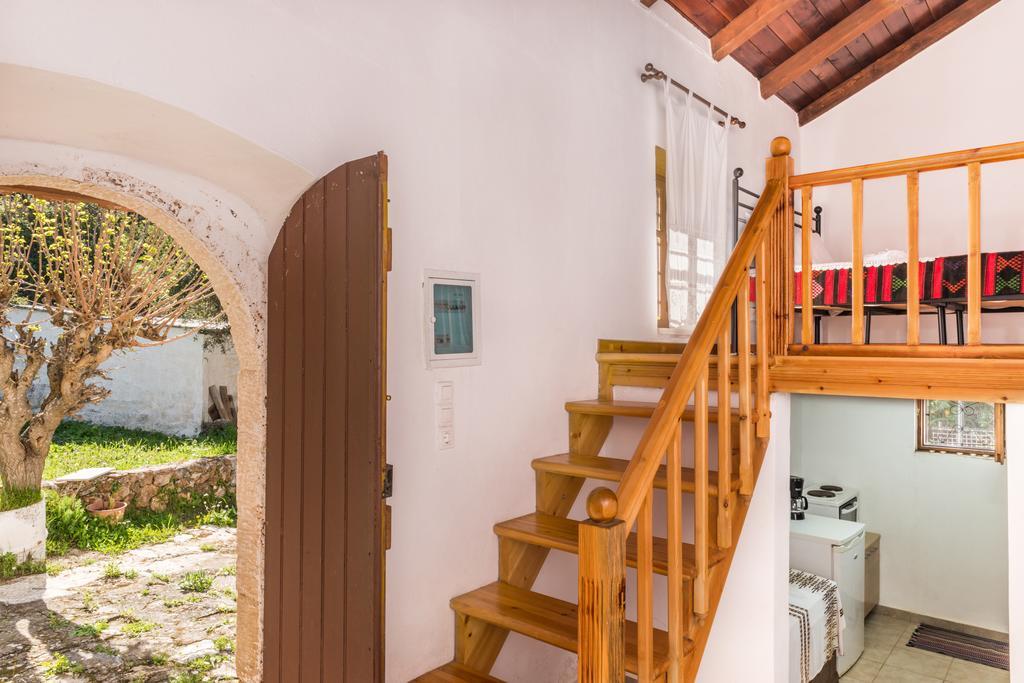 Traditional House Alikampos Exterior photo